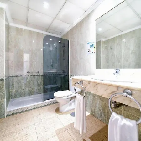 Two Bedrooms With Wifi, Pool, Near The Beach In Puerto Del Carmen Апартаменти Пуерто-дель-Кармен