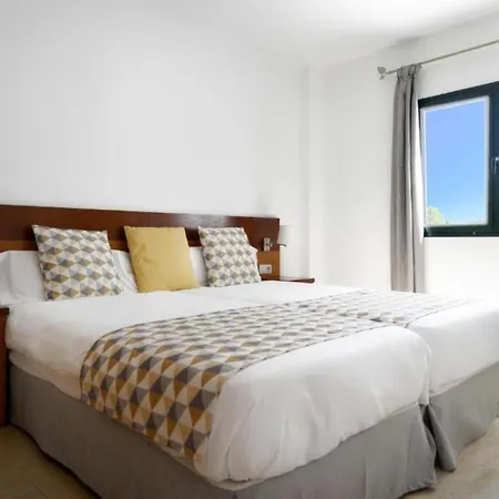 Apartment Two Bedrooms With Wifi, Pool, Near The Beach In Puerto Del Carmen