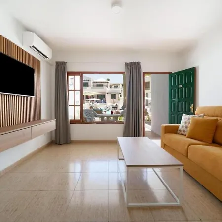 Apartment Two Bedrooms With Wifi, Pool, Near The Beach In Puerto Del Carmen